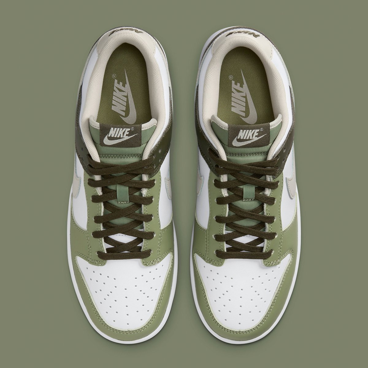 houseofheat's tweet photo. New Dunk Lows? Olive 'em 🫒

SEE MORE: https://t.co/iVActJobvM https://t.co/9nPQaSUKg5