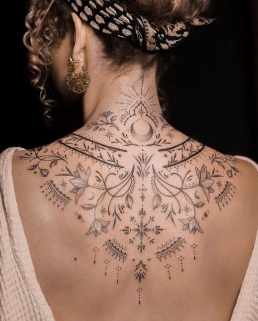 laaarissa_p's tweet photo. Ngm aí querendo tatuar uns ornamento assim não?! Tô querendo lançar uns estudos, quem tiver interesse chama aqui… https://t.co/8IDN9PMc74