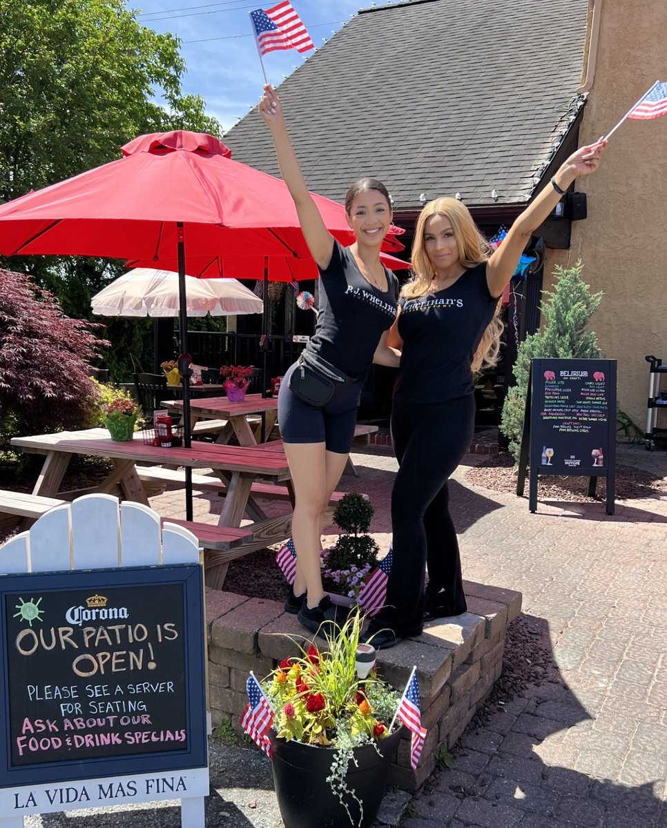 PJsPub's tweet image. "Out of office, having a blast at PJs Happy Hour 💼🌴" – now that's the kind of message you want to send!  Forget about work and join us for the ultimate pre-Independence Day celebration! 🎆