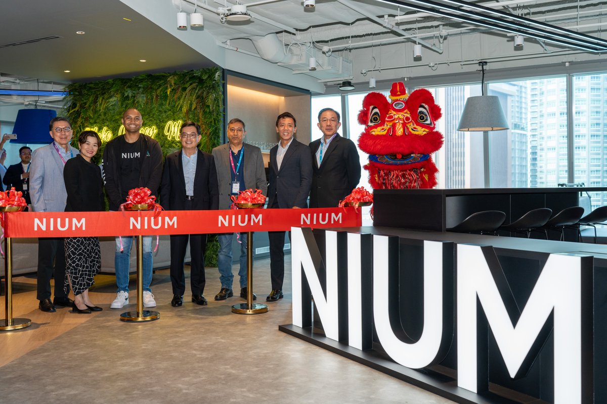 NiumGlobal's tweet photo. 🎉 Nium warmly welcomes you to our new headquarters in #Singapore! We were deeply honored to have Mr. Heng Swee Keat, the esteemed Deputy Prime Minister and Coordinating Minister for Economic Policies of Singapore, celebrate this milestone &amp; officially open our new headquarters. https://t.co/7EzthxMMFB