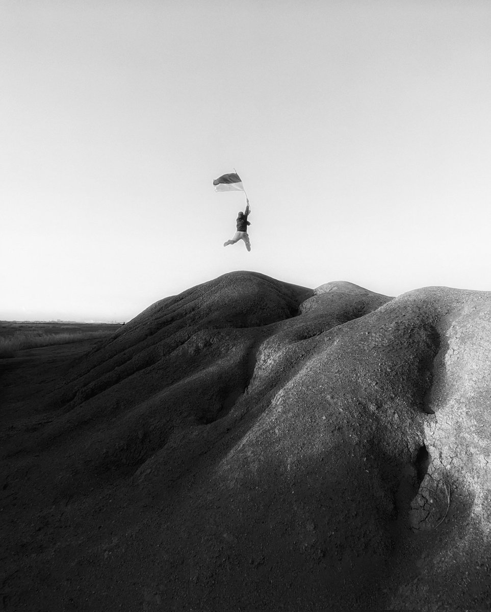KDodyk's tweet photo. Something that I devoted using the Xiaomi Redmi note 8 cellphone camera and I edited using Xiaomi Gallery &amp; Snapseed

@Xiaomi @eoloperfido 

#xiaomimasterclass
#Xiaomi
#Snapdragon 
#blackandwhitephotography 
#BW 
#streetphotography https://t.co/Qg56G0RQOO