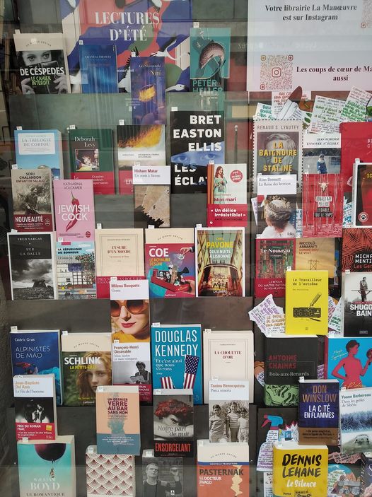 La Chouette d'or (<a href="/Gallimard/">Gallimard</a>) parmi les lectures de l'été de la librairie La Manoeuvre (Paris 11ème), en très bonne compagnie ☀️