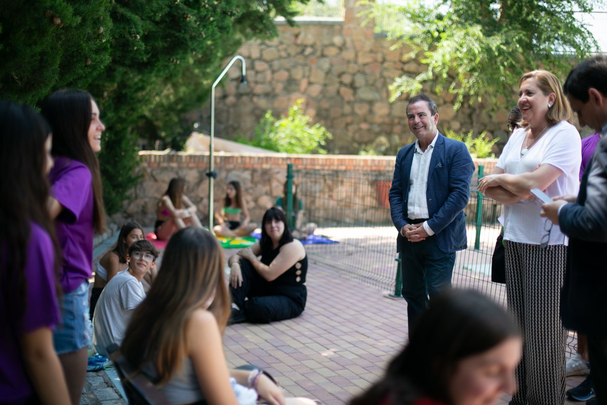 Rosana Rodríguez CLM (@rosanaclm) on Twitter photo Además, hoy se ha iniciado aquí una actividad del #VeranoJoven sobre Artes Escénicas. Desde el <a href="/gobjccm/">Gobierno de Castilla-La Mancha</a> trabajamos para ampliar este programa tras batir el récord de solicitudes de los últimos años superando las 3.900 Además, hoy se ha iniciado aquí una actividad del #VeranoJoven sobre Artes Escénicas. Desde el <a href="/gobjccm/">Gobierno de Castilla-La Mancha</a> trabajamos para ampliar este programa tras batir el récord de solicitudes de los últimos años superando las 3.900