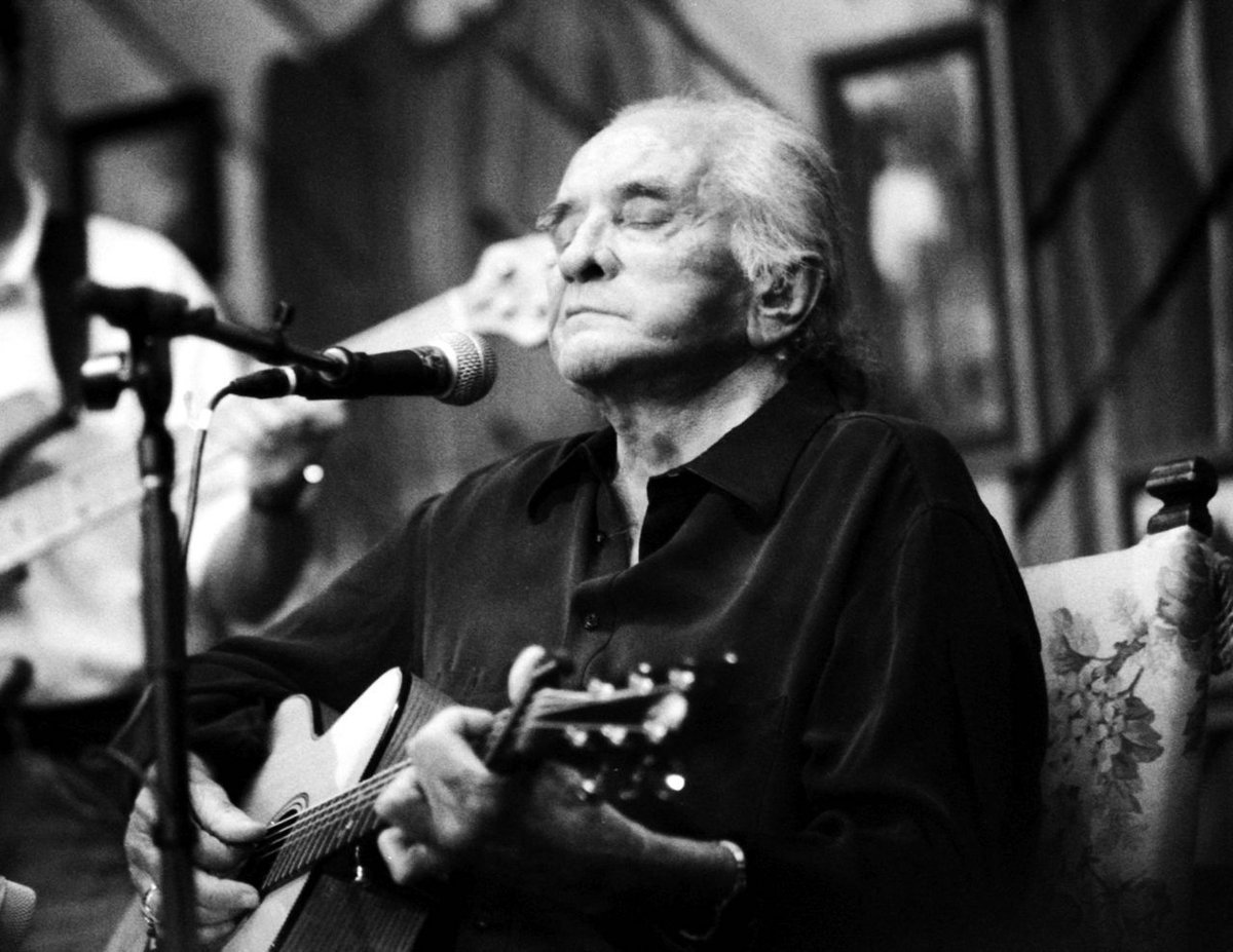 MAGNETMagazine's tweet photo. 20 years ago today, @JohnnyCash performed live for the last time, at the #CarterRanch. He died two months later. Read @marissanadler in MAGNET on #TheJohnnyCashShow: https://t.co/TdtPsSS8VP https://t.co/9aDGsvuLd6