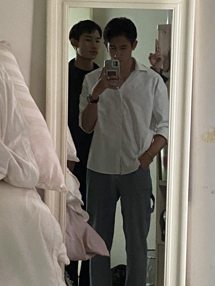 huexpondcompass's tweet photo. ครอบครัวตระกูลจิ้ง #CHECHINNNN #PONDPORAMET #DFJENT https://t.co/WYjstlo3lT