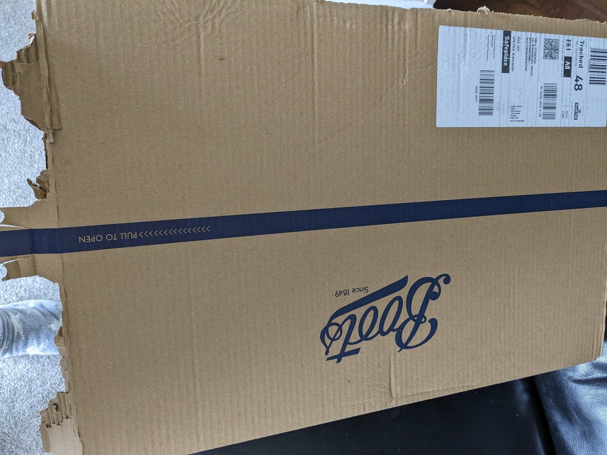 mrs_fed's tweet photo. ⁦@BootsUK⁩ not bothering about sustainability then? https://t.co/ayEBHABFox