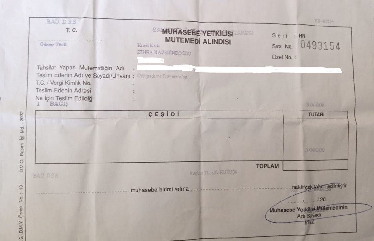 ComezTurhan's tweet photo. 🇸🇾 2 milyon 600 bin Suriyeliyi ücretsiz ameliyat ettik diye övünüyor Sağlık Bakanı Sayın @drfahrettinkoca 
🇹🇷Peki Türklerin günahı ne?
Yıllarca bu ülkeye hizmet etmiş, emekli olmuş vatandaşlarımız neden ücretsiz ameliyat olamıyor güzel ülkemde? https://t.co/medzNz4xQy
