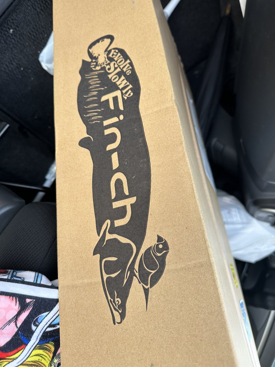 toshi_saba's tweet photo. 届いた😆

箱📦も可愛い！

投げ感と感度少しだけ試しに行ってきた。

動画でゲンキマンさんが言ってた通りでびっくりした🫢

感度、持ち重り糸抜けなど凄くいいです😊👍👍

どんどん釣りが楽しくなる☺️

#COCO77 https://t.co/PjwIEBLe04