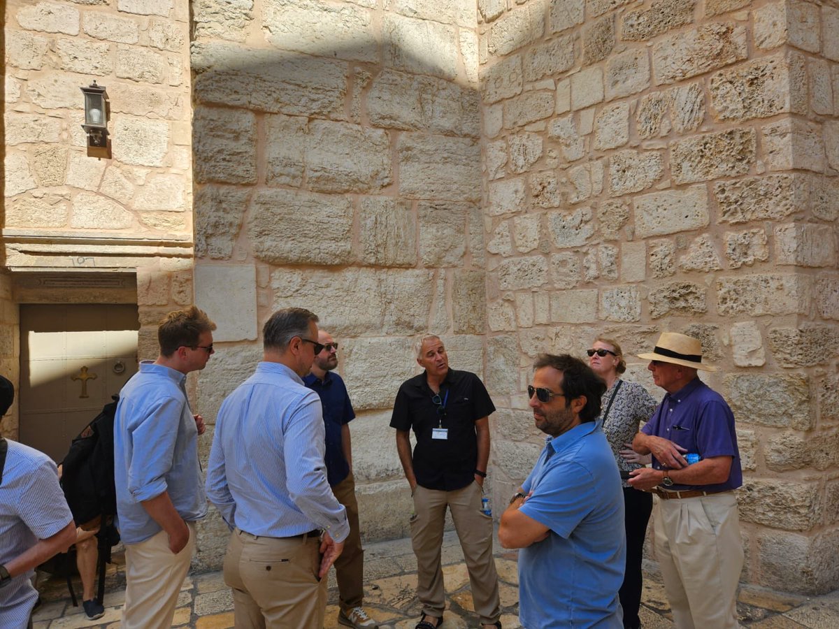 ElnetUk's tweet image. The ELNETUK Journalist Delegation starts with a tour of the old city #UKjournalists
