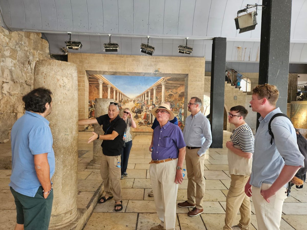 ElnetUk's tweet image. The ELNETUK Journalist Delegation starts with a tour of the old city #UKjournalists