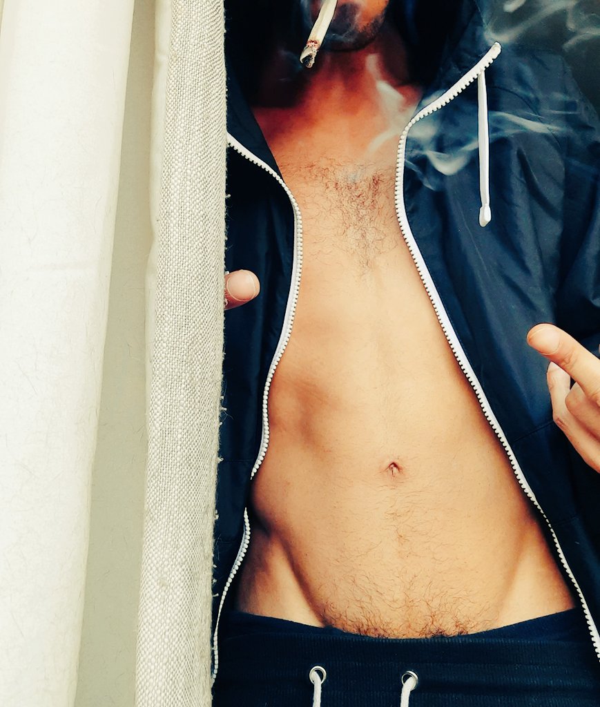 YarnzXXX's tweet photo. It can be easy to spot someone who disrespects your boundaries. When I'm around, they have a tendency to look at my crotch, and when I speak, they quickly lower their gaze. I'm here to remind them of their place - I'm in control. #SettingBoundaries #Hierarchy #ImInControl https://t.co/Frns40Wr60