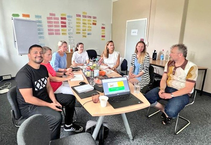 biomauro_rtg's tweet photo. @u_ikiam | #investigación
2 semanas intensas de diseño de proyectos para la cooperación académica de 🇩🇪 @DAAD_Germany y @EUErasmusPlus
Con @MiguelQuishpe14, visitamos la #Universidad de #Wismar en el Mar Báltico, para 2024-27, de la 2da etapa del #NB_Lab
https://t.co/Hbwv92kFcz https://t.co/6Vpm9cqpqK
