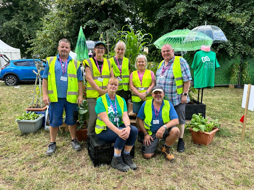 The wonderful staff and volunteers from <a href="/PHU_NHS/">Portsmouth Hospitals University NHST</a> <a href="/ColinBeevor/">colin beevor</a> are busy building our arthritis-themed allotment for <a href="/The_RHS/">The RHS</a> #RHSHamptonCourt Palace Garden Festival, which begins tomorrow! 
We’re looking forward to meeting everyone attending 🌹🌷