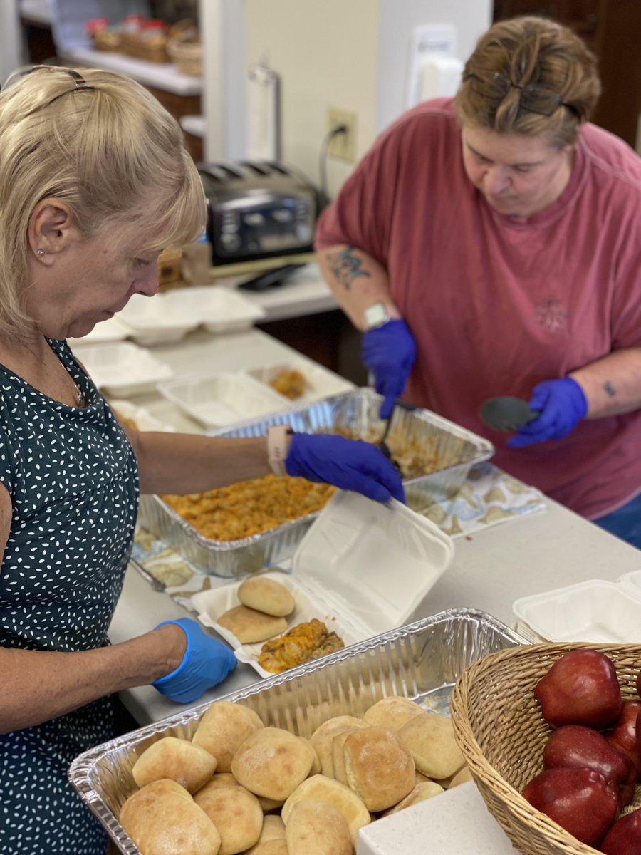 RMHCofCentralPA's tweet photo. Last Wednesday, tater tot casserole was on the menu when @ElevanceHealth stopped by to cook dinner, totaling 50 individual meals for RMHC-CP families. 

Want to be our next Guest Chef? Go to https://t.co/M6PE1zBjT6, or click the link in our bio. https://t.co/ToI9gGzMwm