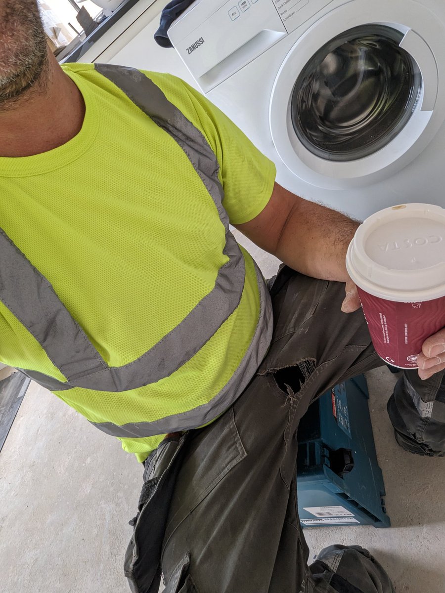 nicolondon83's tweet photo. Coffee o'clock ☕☕☕
Free subscription profile: https://t.co/QHE4BxeblK
#tradie #gay #workware #tradingsparky #onlyfansbro #onlyfansfree https://t.co/E76yG4Bvwo