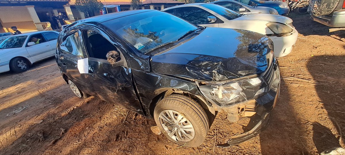 Raulbogarin's tweet photo. 🚨ALCOHOL, IMPRUDENCIA Y MUERTE 
Jeremias Galaverna(18)nieto de Kalé, estuvo involucrado en un percance fatal.
-Su acompañante, Rodrigo Britez Baez(18)falleció al salir despedido del vehículo.
-El otro rodado, es de un policía quién dio positivo al acotest al igual que Jeremias. https://t.co/AjfPZFINmC