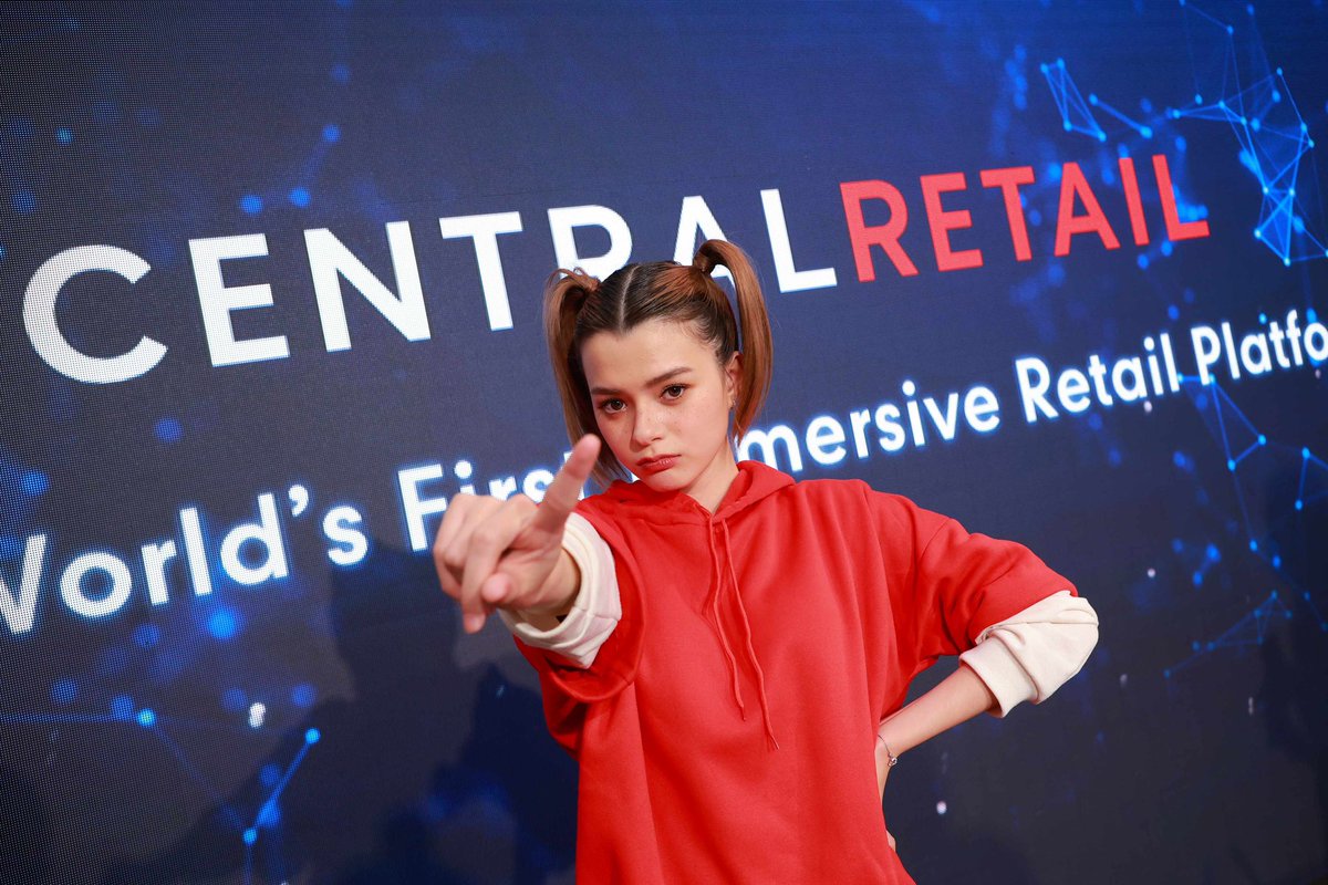 zoomdara_online's tweet photo. เบ็คกี้ รีเบคก้า ชวนสัมผัสประสบการณ์ในมิติใหม่ที่แตกต่าง กับฟีเจอร์สุดล้ำบน ‘C-Verse’ ประเดิมโปรเจกต์แรกภายใต้ CRC Immersive Retail Platform ครั้งแรกของโลก
🔗 https://t.co/GUmO3Xvo3p
#beckysangels
#CVERSExBecky
#CVERSE
#zoomdara https://t.co/TCQcVFtU95