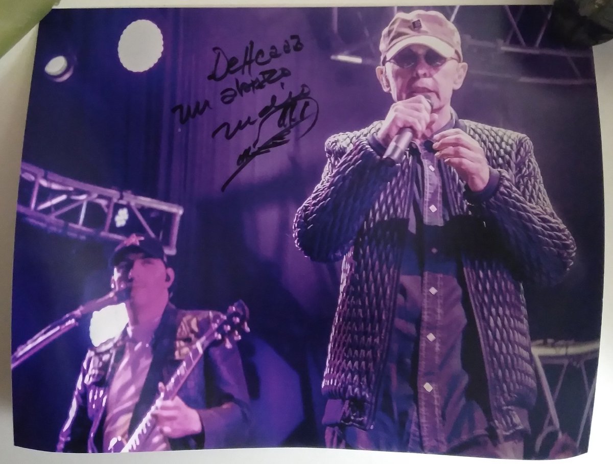 "En tu sueño hay un sitio
Donde yo no soy imposible ..."
No sabes lo feliz que nos haces con este enorme gesto . 
Gracias <a href="/Indio_Solari_ok/">Indio Solari Oficial</a> 🪶
<a href="/DeAcaaaa/">DeAcaaaa!!</a>