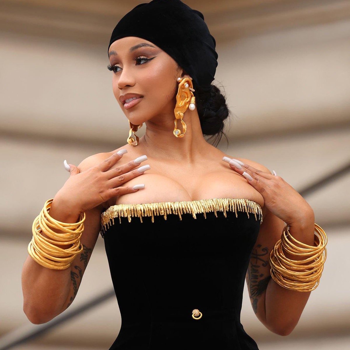 CardiBCouture's tweet photo. https://t.co/riI6UC4LNU