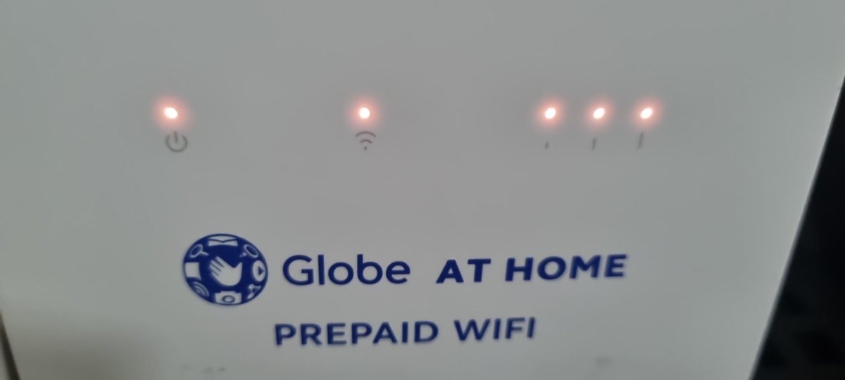 lahima_guru's tweet photo. REGRET buying @enjoyGLOBE prepaid wifi. Paid 999 for device and 999 load just to get this. Full signal, location:makati. So SLOW https://t.co/vuydrMQbLV