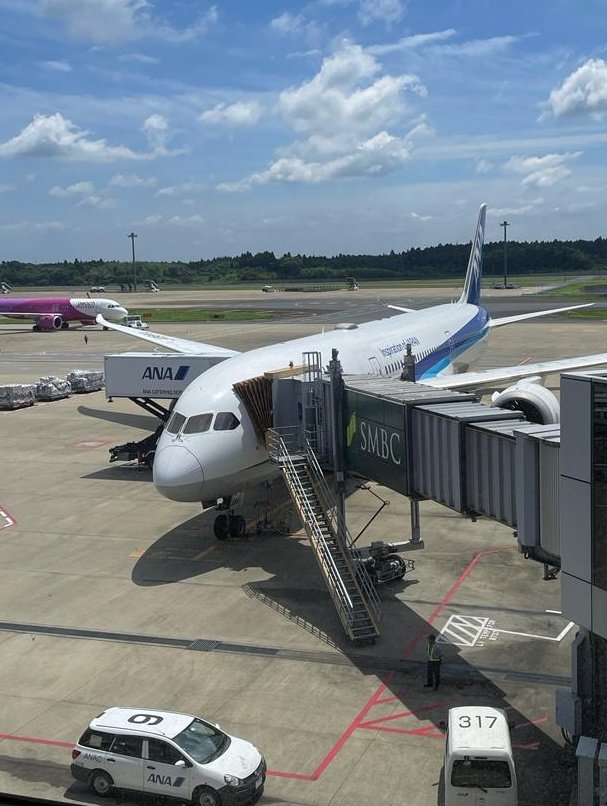deep_choudhuri's tweet photo. Similar experience. ANA NRT-BOM.  Used Magnus to United. ~63.3k miles + $26.3 each for 2 pax. It was the first time we managed to redeem for an international J class experience. Superb! Thanks to all the community members who keep sharing on this forum! Too many to tag.#ccgeeks https://t.co/JP8DbqkGkR