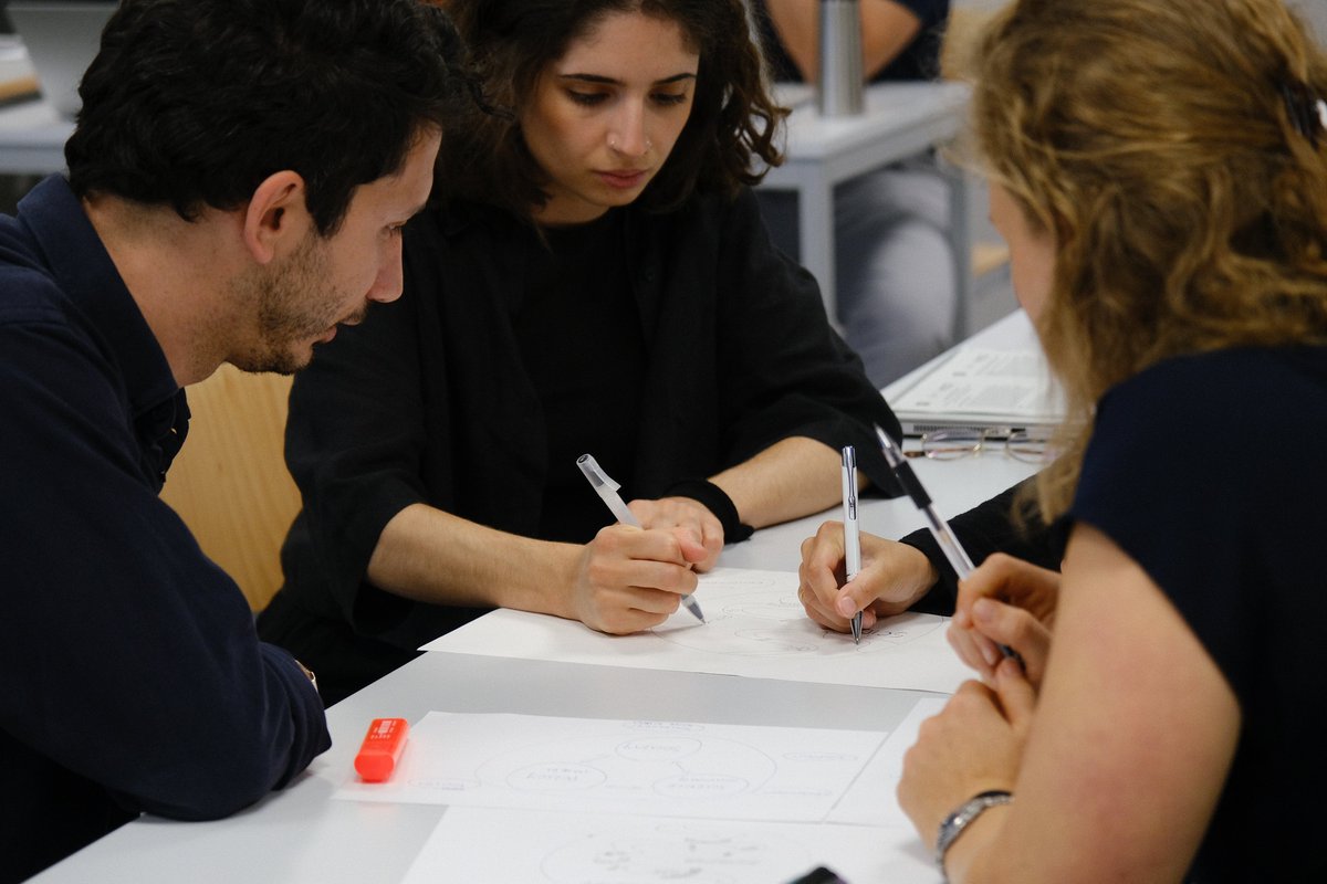 GenevaSPI's tweet image. 🙌Our first week-long @SummerUNIGE school on #SciencePolicyInterfaces for environmental solutions started today! We&apos;re thrilled to host 15 participants with very rich backgrounds, willing to learn, share and leverage their experiences to tackle global #environmental issues.