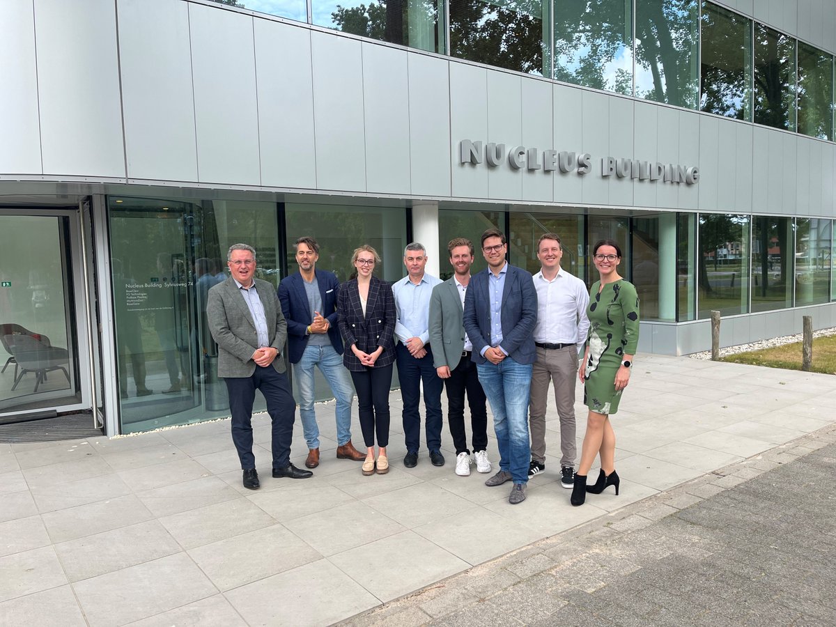 Een inspirerend werkbezoek vandaag met <a href="/VVD/">VVD</a>-Kamerlid ​@PimvanStrien! We hebben @BaseClear en Plus Ultra verkend, en een boeiend rondetafelgesprek gehad met Imuno Therapeutics, VitroScan en <a href="/MIMETAS_3D/">MIMETAS</a>. Geweldige samenwerking en #innovatie in de #biotechsector!