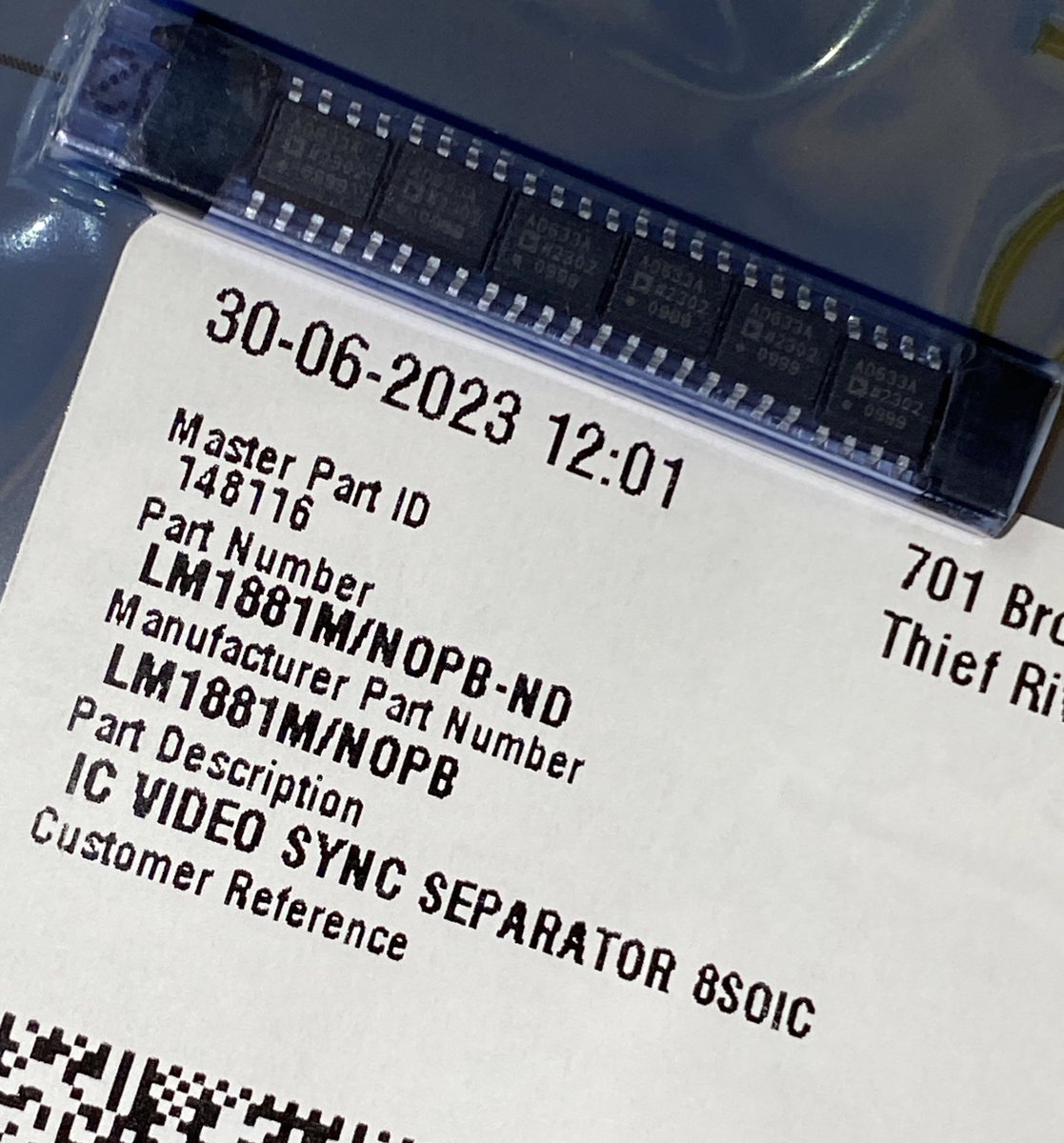 maddoka's tweet image. さすがに少し😡

LM1881を注文し、この前AD633Aが到着したので対応をお願いしました。

そして正しい品物を再送、ということで対応してもらいましたが…

到着したのはまたAD633A！！！

もーー
勘弁してくださいよ、ほんと。
#digikey さん。