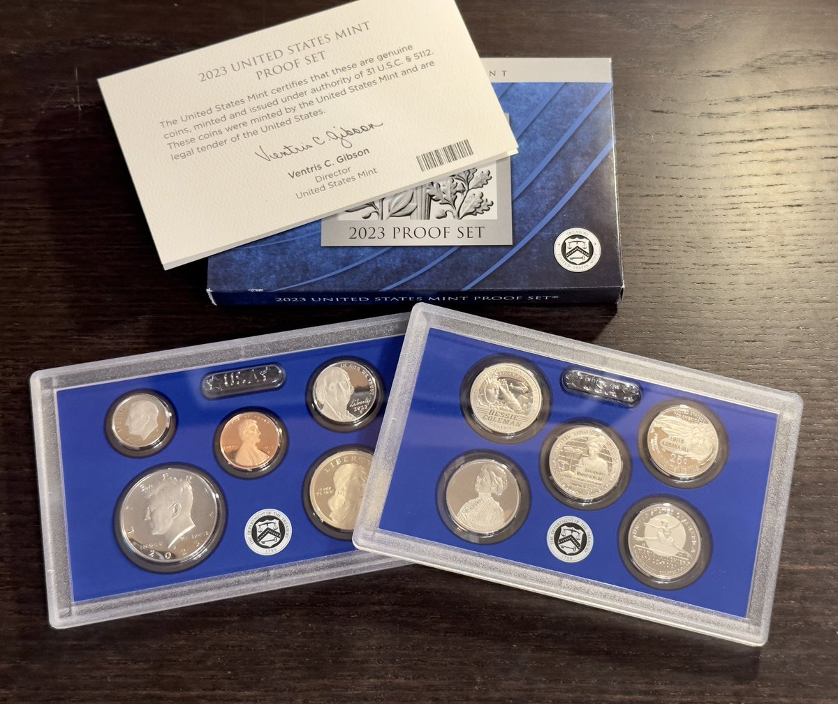 USCoinNews's tweet photo. #mailcall The 2023 United States Mint Proof Set has arrived. I always enjoy adding these to my collection. They don’t necessarily appreciate in monetary value, but is a great way to showcase the beauty of coinages from the @usmint #coins #coincollecting #numismatics https://t.co/fZkW9Tl8bY