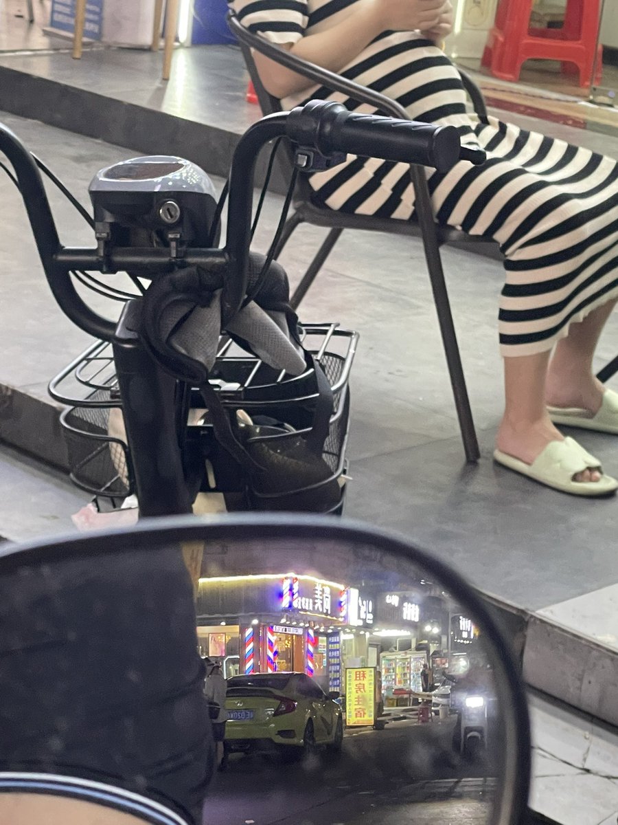 这个孕妇，我准备过去聊她了，感觉她下面有点痒痒了