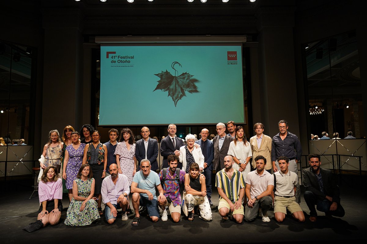 Cultura▪️Comunidad de Madrid (@culturacmadrid) on Twitter photo 🎭 El consejero <a href="/depacoserrano/">Mariano de Paco Serrano</a> ha presentado hoy la 41ª edición de <a href="/FestOtono/">Festival de Otoño ◾️ Comunidad de Madrid</a> de la <a href="/ComunidadMadrid/">Comunidad de Madrid</a>, que reúne grandes nombres de la escena nacional e internacional y 34 estrenos: c.madrid/95uua1
📆 Del 9 al 26 de noviembre en 28 espacios de la región.
#MadridEsCultura 🎭 El consejero <a href="/depacoserrano/">Mariano de Paco Serrano</a> ha presentado hoy la 41ª edición de <a href="/FestOtono/">Festival de Otoño ◾️ Comunidad de Madrid</a> de la <a href="/ComunidadMadrid/">Comunidad de Madrid</a>, que reúne grandes nombres de la escena nacional e internacional y 34 estrenos: c.madrid/95uua1
📆 Del 9 al 26 de noviembre en 28 espacios de la región.
#MadridEsCultura