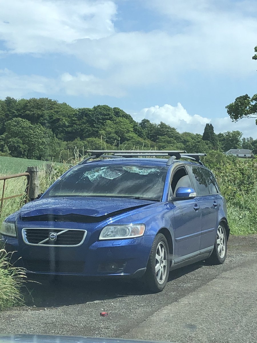 JoanneCaldwell1's tweet photo. Burned out car 100meters East of the ford on @Baldernock Road. @milngavie @BaldernockRoads @EDCouncil @PSOSEastDun @PoliceScotland https://t.co/rp1gRwUSVJ