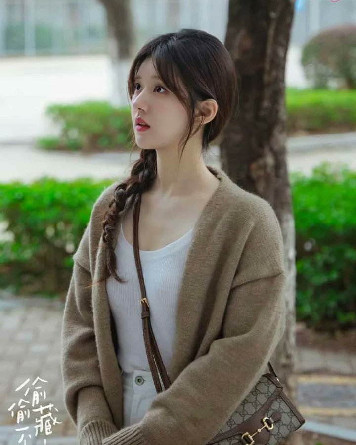 Mali83185133's tweet photo. Netflix Global List

Hidden Love has entered top 20 from Netflix Top 100 at yesterday. Then it had been released at 9 different countries and will be broadcast at more than 190 countries! 

Congratulations to Zhao Lusi &amp; Hidden Love Team #Zhaolusi https://t.co/SNfTc416jb