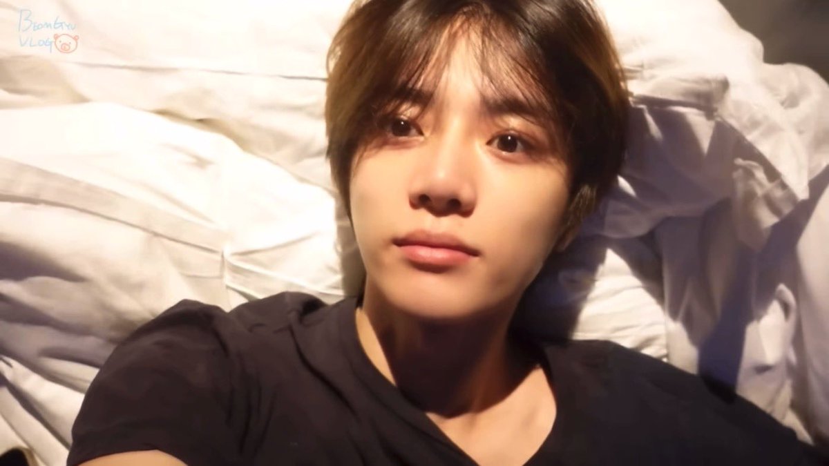 txt_sarangdan2's tweet photo. 🛏️🧸 https://t.co/kBA7dejgB8