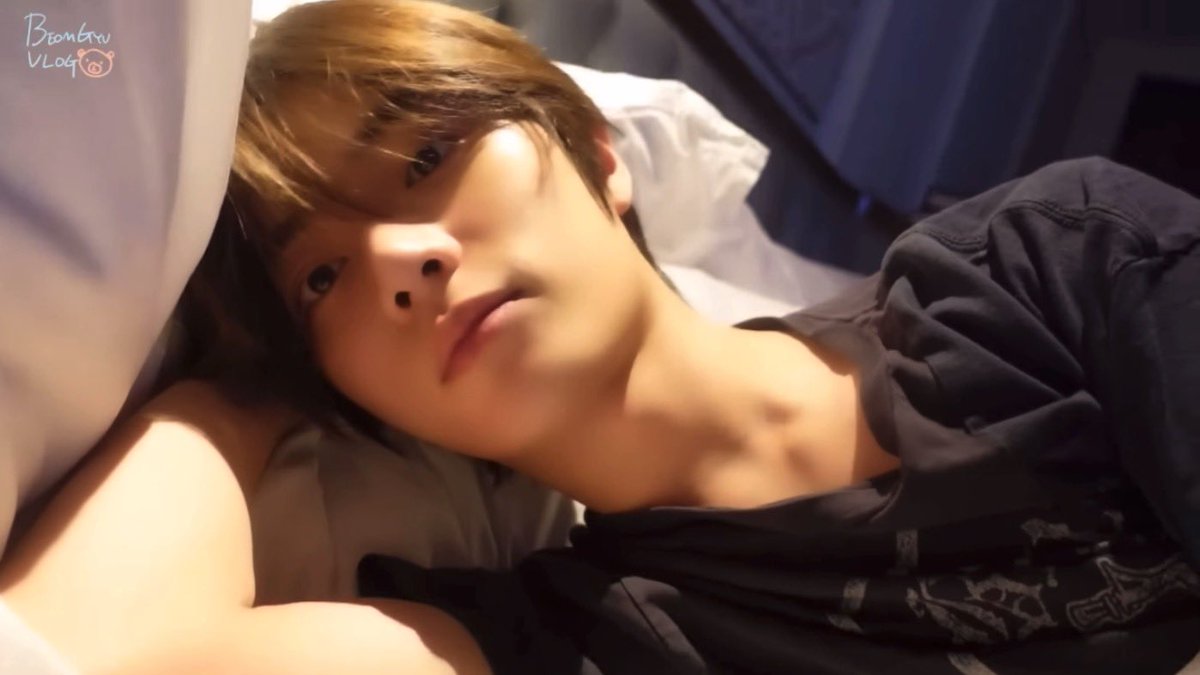 txt_sarangdan2's tweet photo. 🛏️🧸 https://t.co/zjdCMogXzd