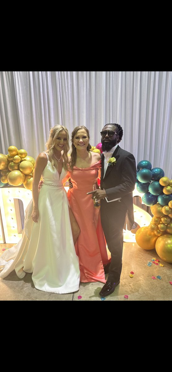 _brew_man's tweet image. Blessed to the fullest . No friends all family . Gotta love it !