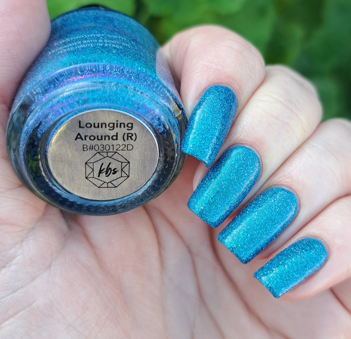 givemesparkles's tweet photo. This week's polish: 'Lounging Around' from @kbshimmer is an electric aqua blue glitter polish that shows off shimmers of blue-purple-green and is jam-packed with reflective/flash reactive glitters that sparkle in the light. 💙💚✨️💅 #kbshimmer #indienailpolish #givemesparkles https://t.co/zKGeYfxld1