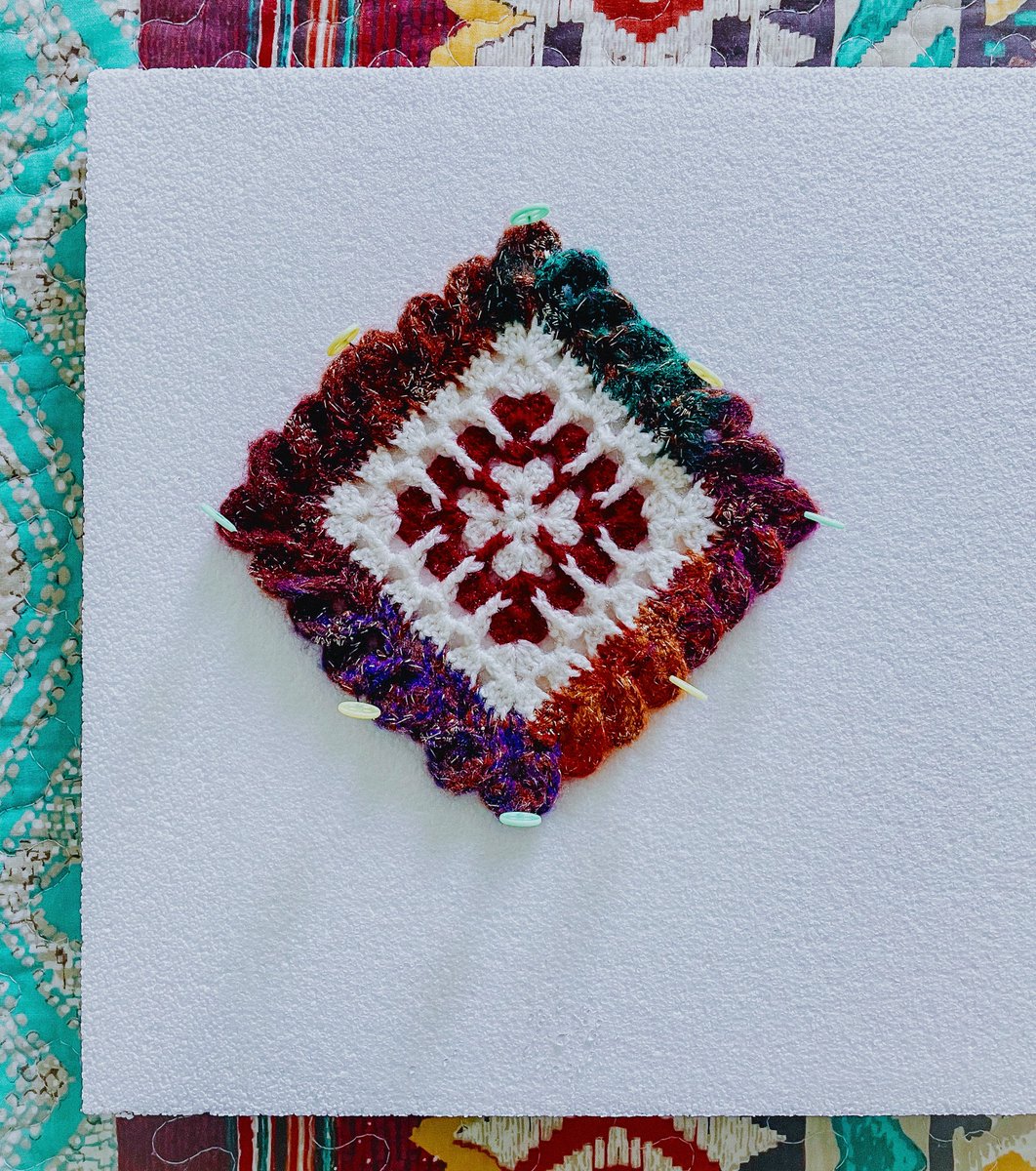 stefaniazandi's tweet photo. Test Uncinetto in corso. 🧶
Vorrei fare una specie di acchiappasogni ma non so se la semplice acqua fredda &amp; spilli è sufficiente per rendere tutto più rigido.
Qualcuno ha consigli senza uso di prodotti chimici? https://t.co/brUuL5idRC