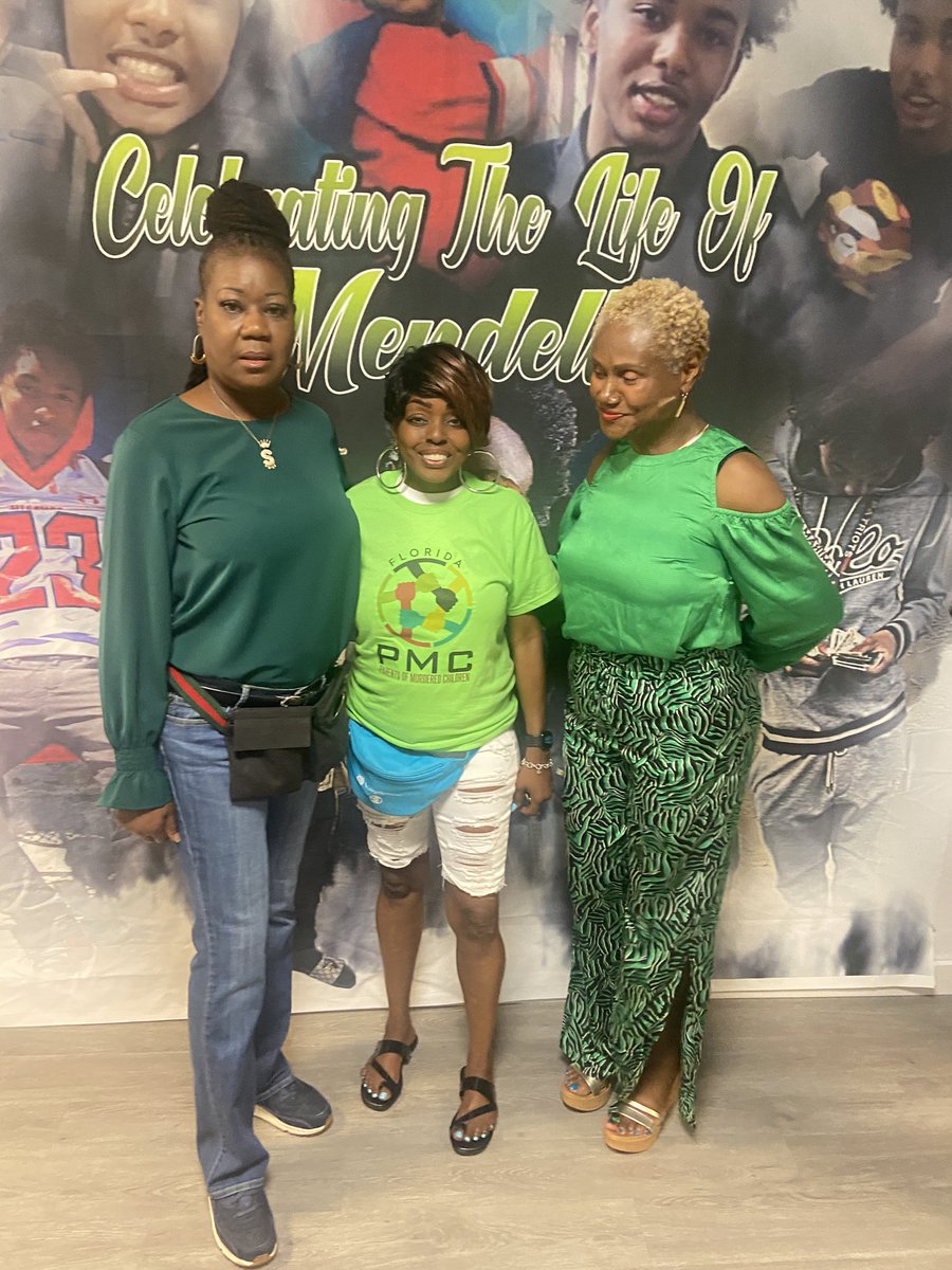 SybrinaFulton's tweet photo. 💚💚💚💚💚💚💚💚💚💚💚
I attended the 5 year Memorial &amp; Heavenly Birthday for #MendellButler 
These events are always bittersweet. But I must attend every now &amp; then for support. Susan Kennedy-Nanton you are a rare Diamond 💎 
#17yearsoldiswaytooyoung 💔🙏🏾#OurChildrenMatter https://t.co/vdnnJU8gGv