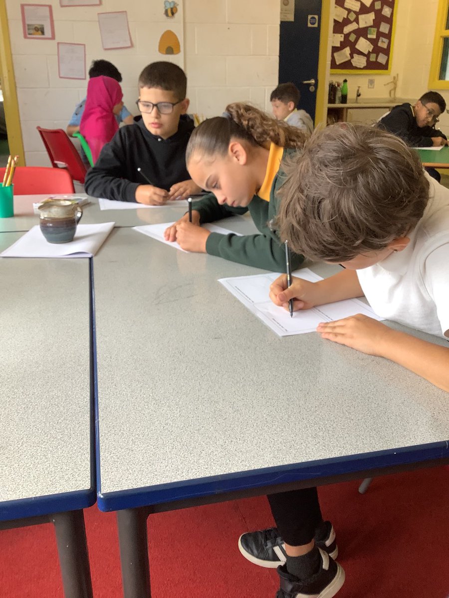 We are so excited to be taking part in this workshop. We are going to be designing murals that will appear under bridges in our local area ⁦@CSC_ExpArts⁩