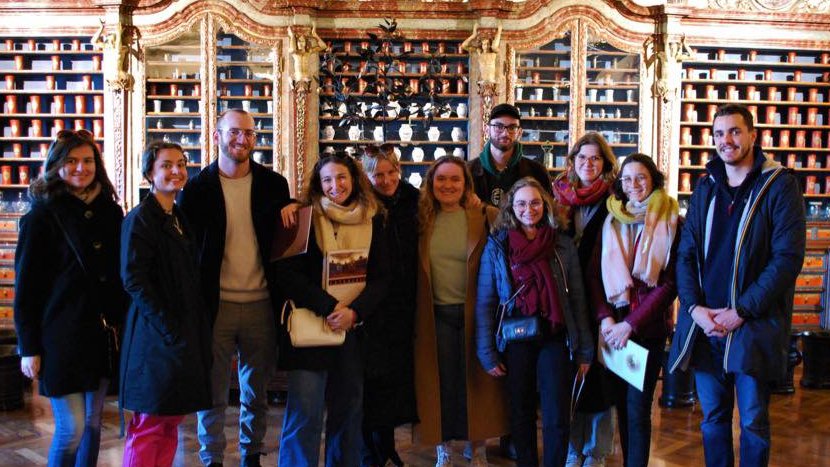 Universite_Caen's tweet photo. 🧳🎓 #Mobilité | Le programme #Twinnet favorise les échanges entre les étudiants en #pharmacie à l'échelle européenne !
🔎 En mars, 8 étudiants #UNICAEN se sont rendus à #Prague puis ont accueilli, en retour, leurs homologues tchèques.
👉 Plus d'infos : https://t.co/GtKSm0ixNX https://t.co/T2qWD7pUQr