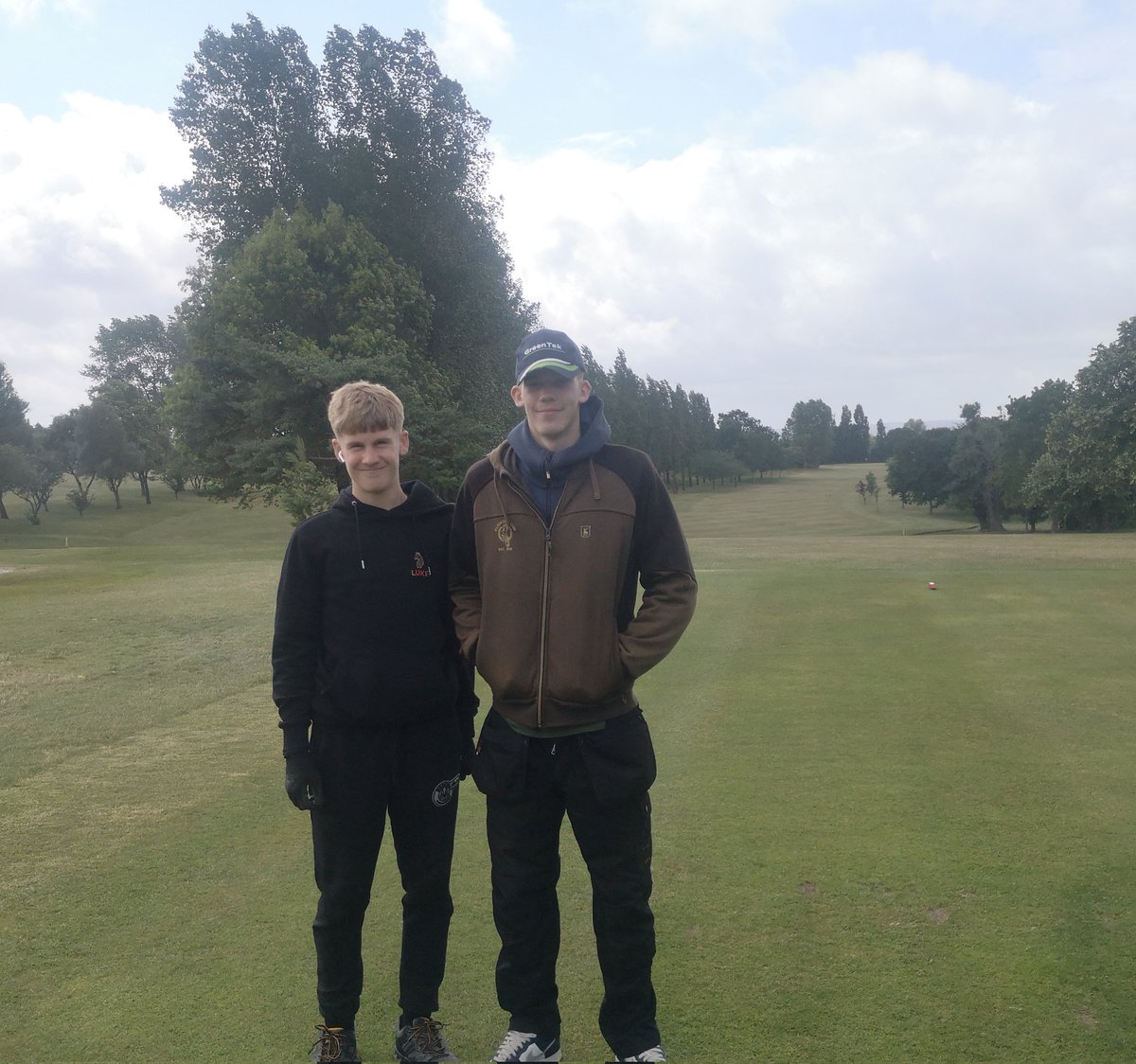 phelper1's tweet photo. This week we have @bscspe student Joe Moody on work experience @Filtongolfclub working alongside former @bscspe student Vinnie Phelps who is coming to the end of his 2 yr apprenticeship.
Enjoy your week Joe learning all things greenkeeping! https://t.co/P3Qh8Jhu32