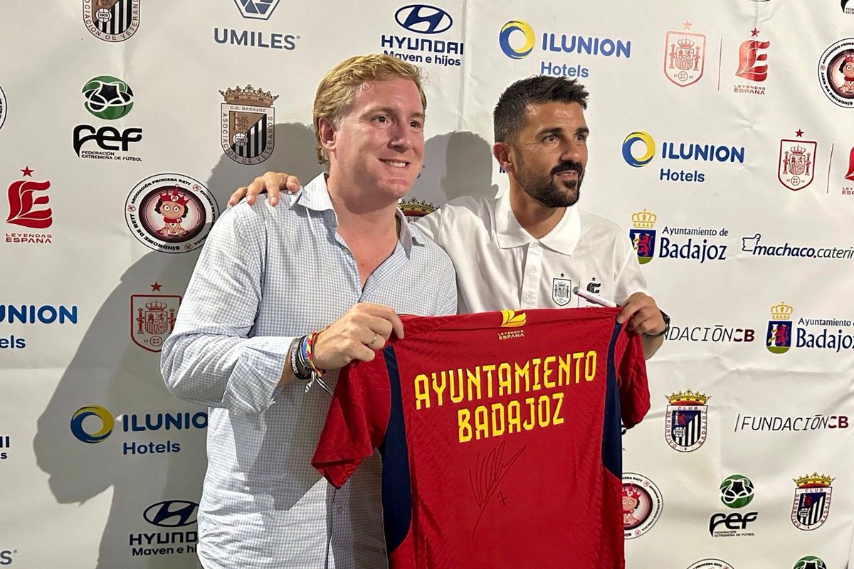 Hemos vuelto a aportar nuestro granito de arena a una gran causa. 

Abrimos nuestras puertas a los jugadores de Leyendas España en el partido benéfico contra CD Badajoz ⚽. 
 
Los beneficios se destinan a la fundación Mi Princesa Rett para la investigación del síndrome de Rett.