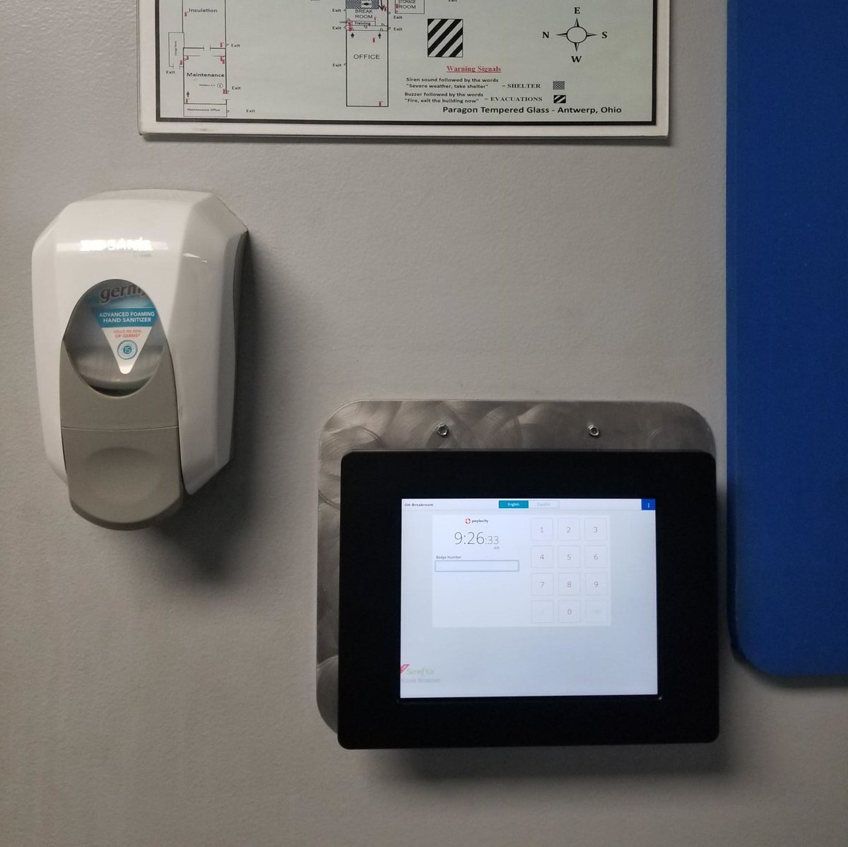 vidabox_kiosks's tweet image. See how our Tilting VESA Wall Mount can be used as a time clock! ⏲️ This model is adjustable so each employee can change the viewing angle for ease of use. #VidaBox #WallMount #TimeClock