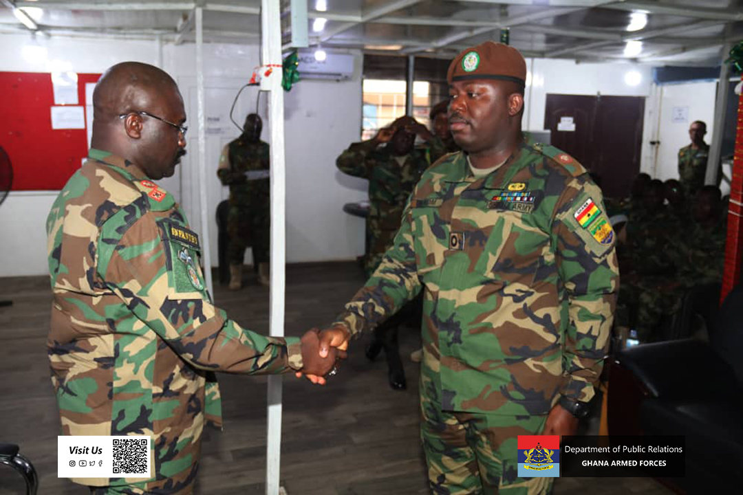 GhArmedForces's tweet photo. The Officer Commanding (OC), Economic Community of West African States (ECOWAS) Military Intervention in The Gambia (#ECOMIG) Ghana Company 7 (GHANCOY 7), Lieutenant Colonel (Lt Col) Kwesi Peprah has been inducted into Command. https://t.co/JvQqbl1CKO