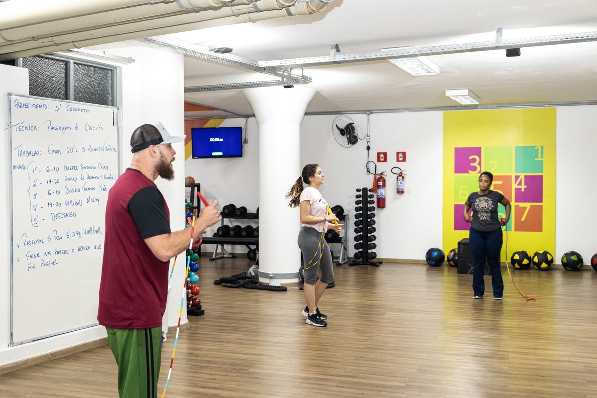 sescflorencio's tweet photo. Os alunos da GMF tiveram que pular muito com os professores da Lezizz Jump Dance 😁
Esta atividade estimula movimentos e ritmos diferentes com corda.

Acesse:
https://t.co/6bF2c30S1F

📸: Renata Teixeira/Sesc Florêncio de Abreu

#SescFlorencio #SescSP #JumpDance #EsporteSescSP https://t.co/7NMtRqgUkh