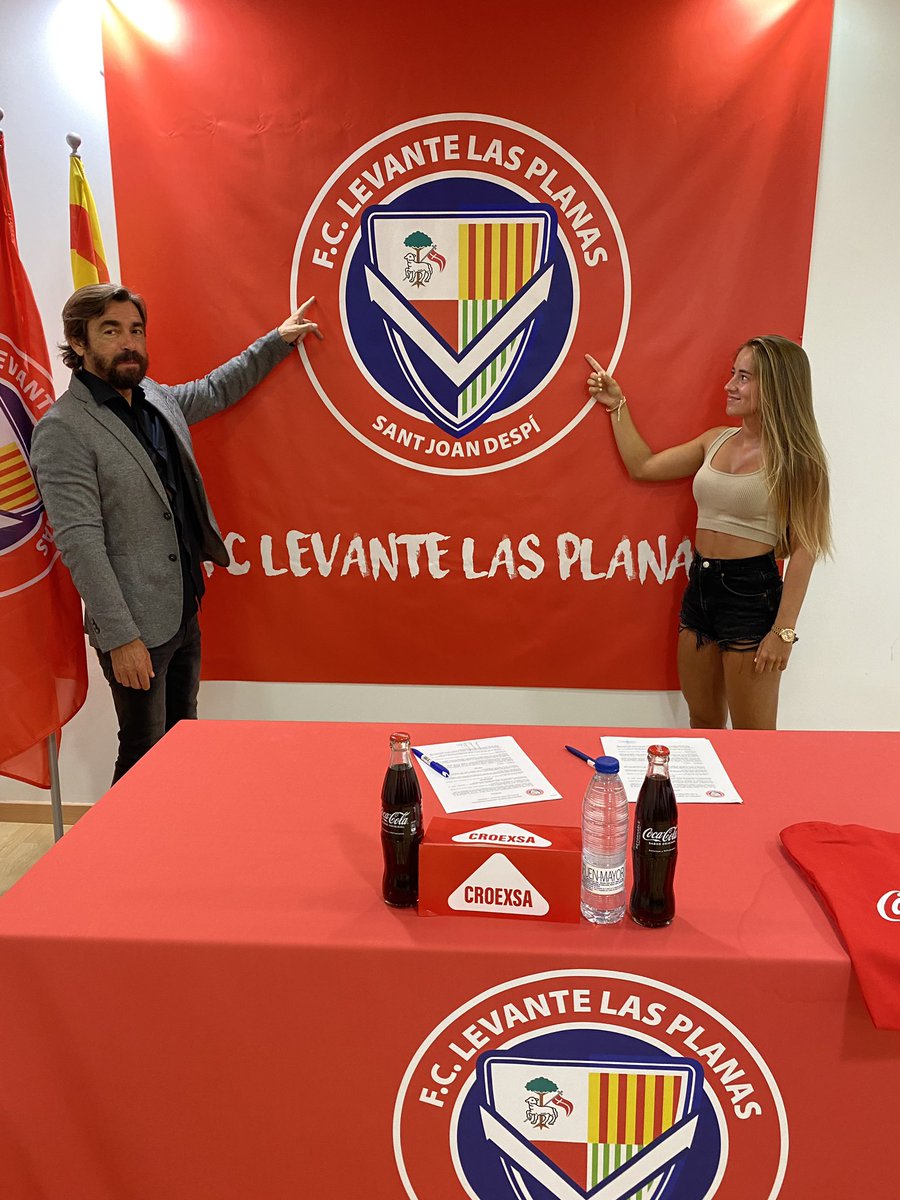 fcbadalonawomen's tweet photo. ✅ Elena Julve ha renovado su contrato con el Levante Las Planas

🤝 Desborde, velocidad y compromiso para seguir un año más juntos en primera https://t.co/YbtDP3mZIW