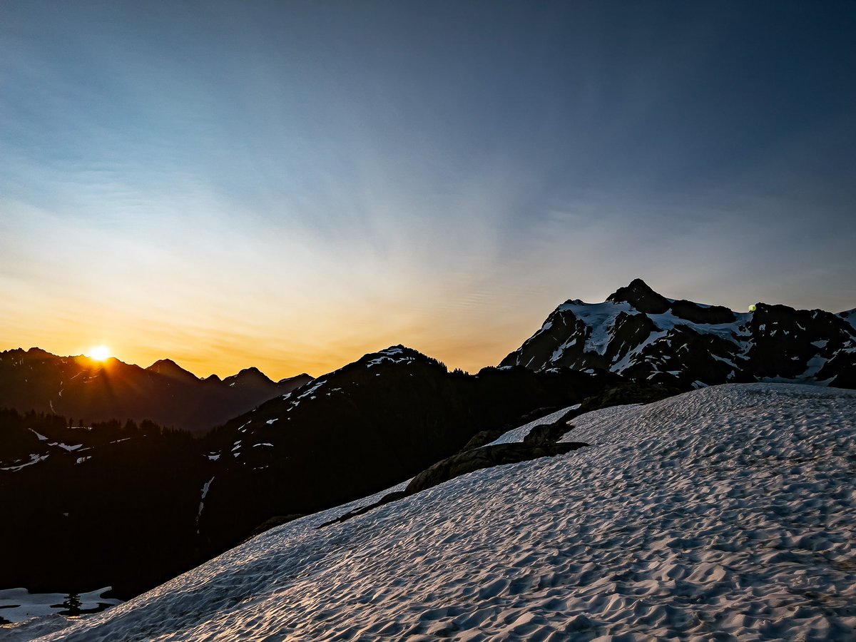 colochomorocho's tweet image. Good morning glow up at #ArtistPoint #rpshots #sunrise