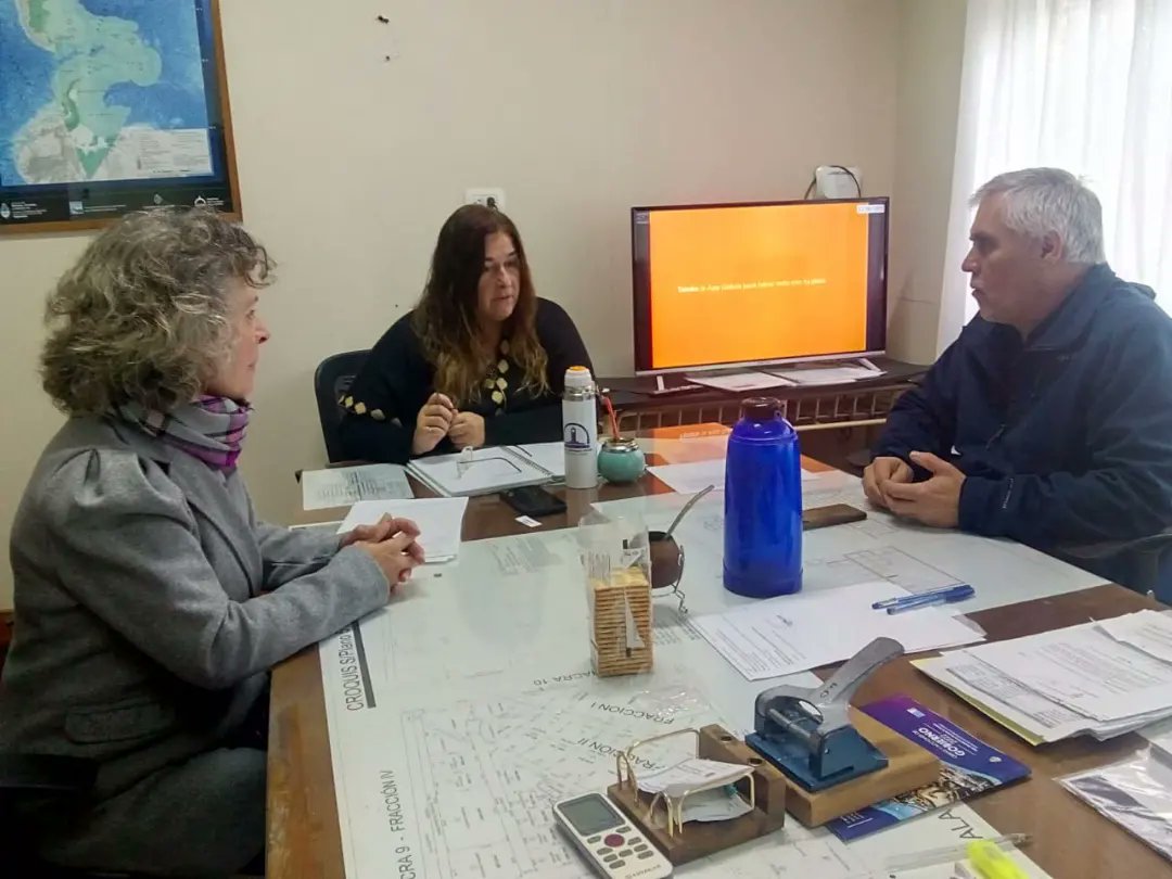 marce20152019's tweet photo. Junto a la secretaria de Gobierno y Hacienda, Susana Suárez, y la directora de Cultura y Educación, Karina González, comenzamos a planificar las actividades para festejar el 22 de agosto un nuevo aniversario del Distrito. https://t.co/J3CiFHbvXN