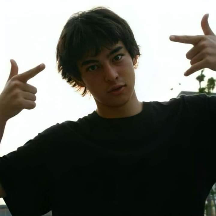 Pepper_boi7's tweet photo. teenage joji https://t.co/8jRkXoNRxo
